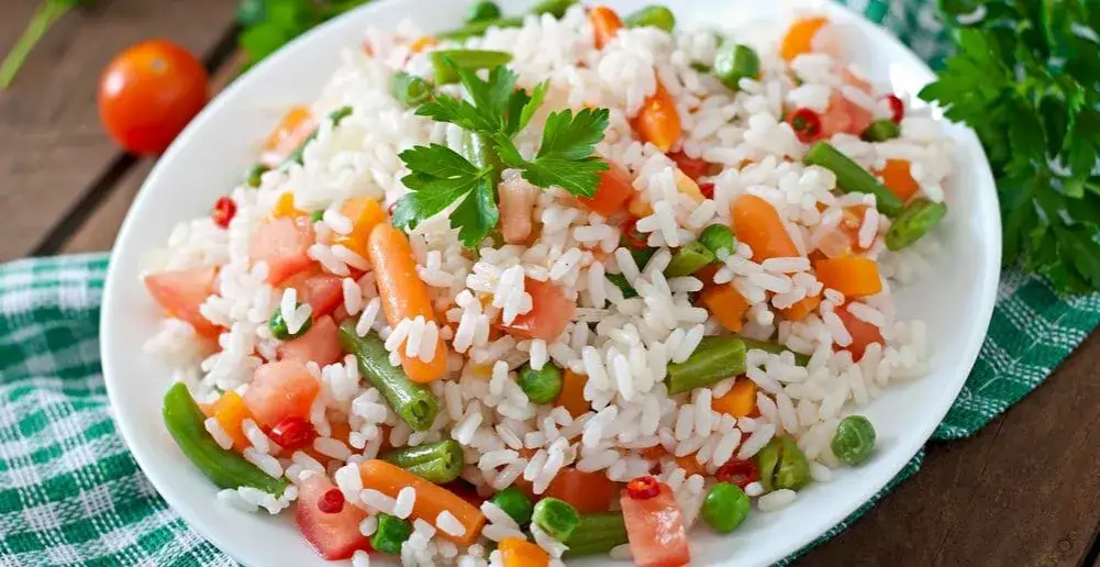 Salade de riz calories : combien de calories et astuces santé ?