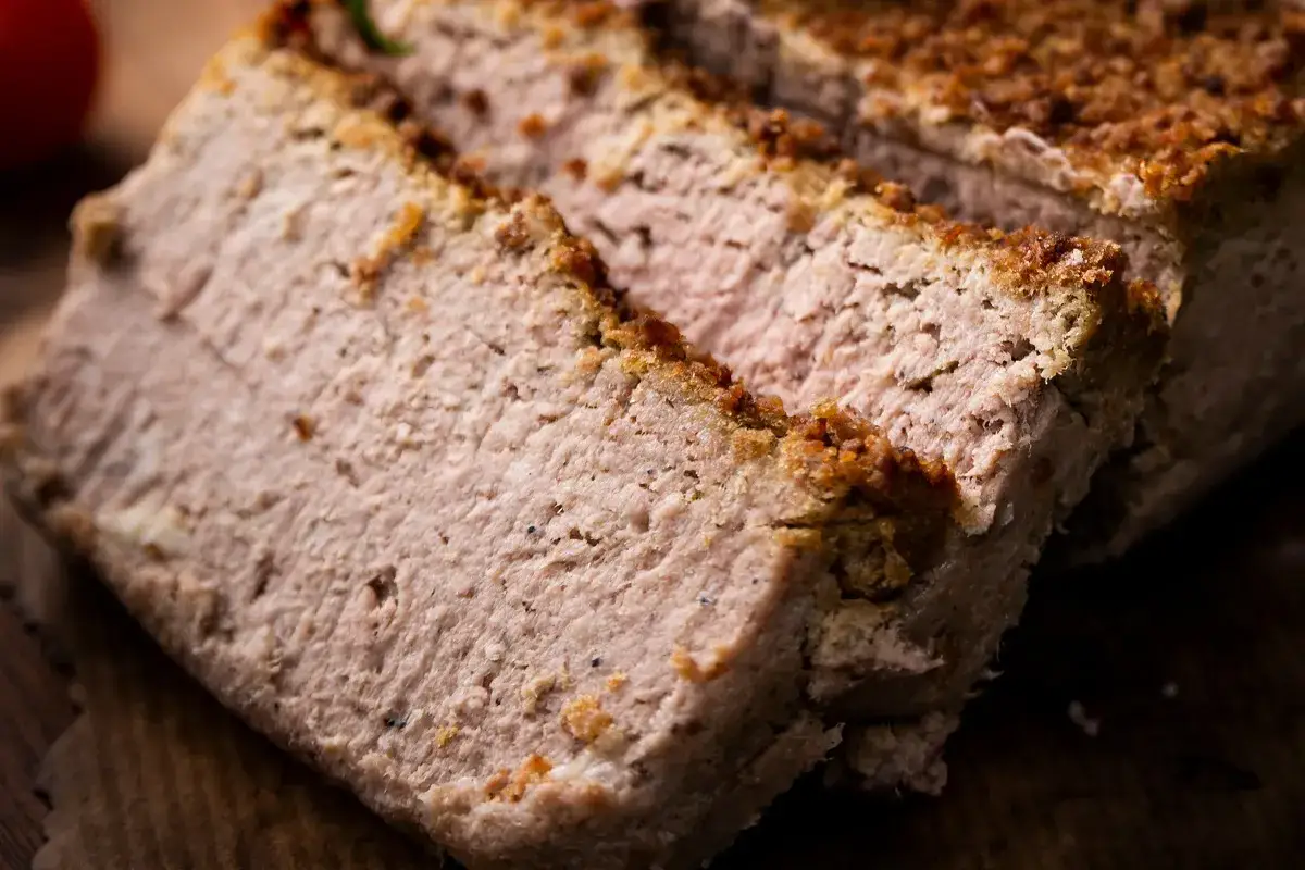 Przesolony pasztet? Uratuj go! Skuteczne triki przed i po pieczeniu