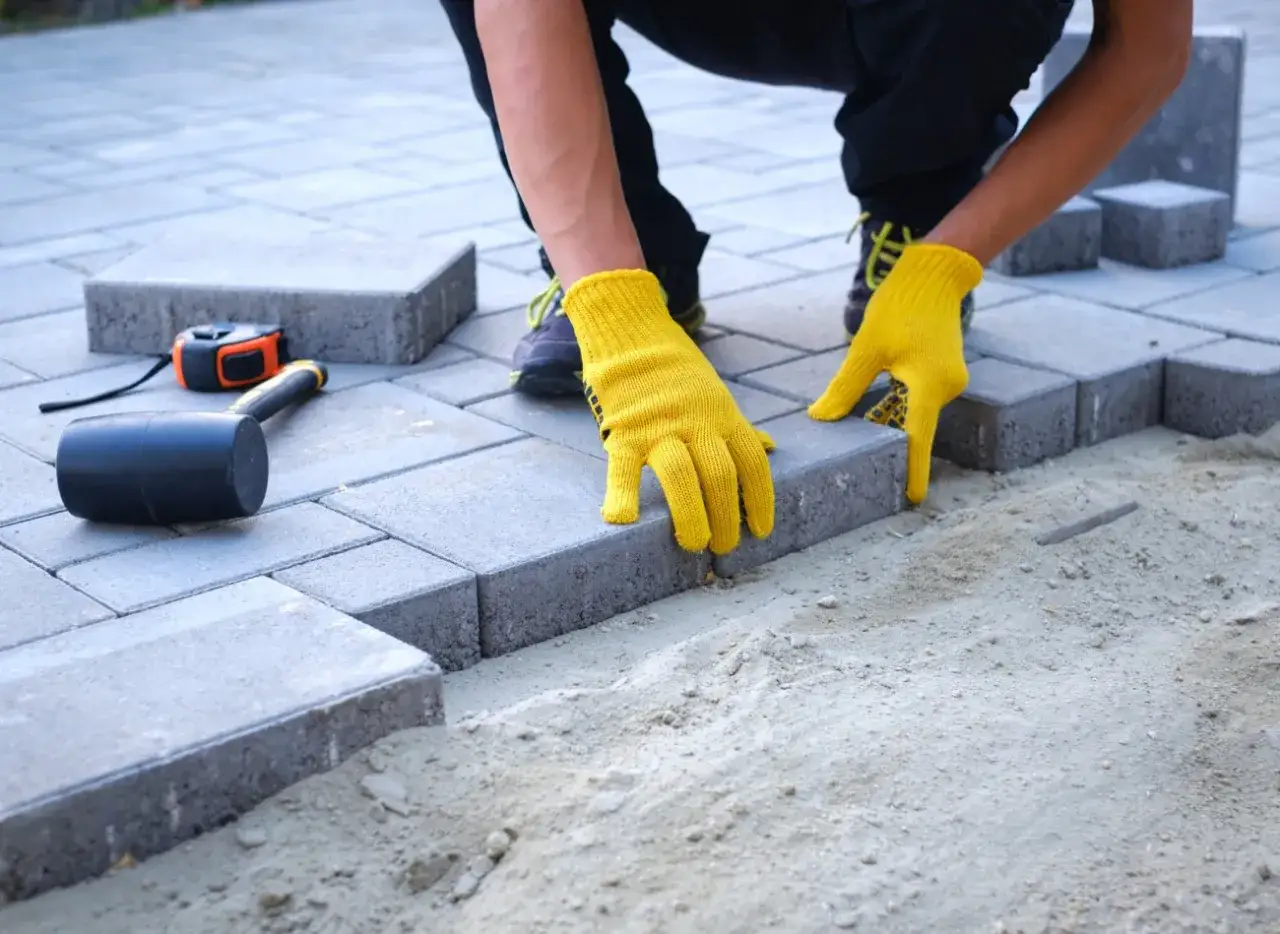Jak złożyć wniosek o chodnik? Praktyczny poradnik krok po kroku