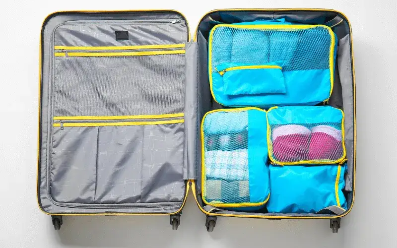 Jak spakować walizkę? Praktyczny poradnik krok po kroku