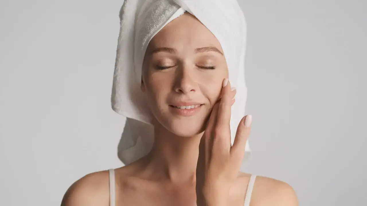 Kwas laktobionowy: Idealny dla Twojej cery? Sprawdź, dla kogo!