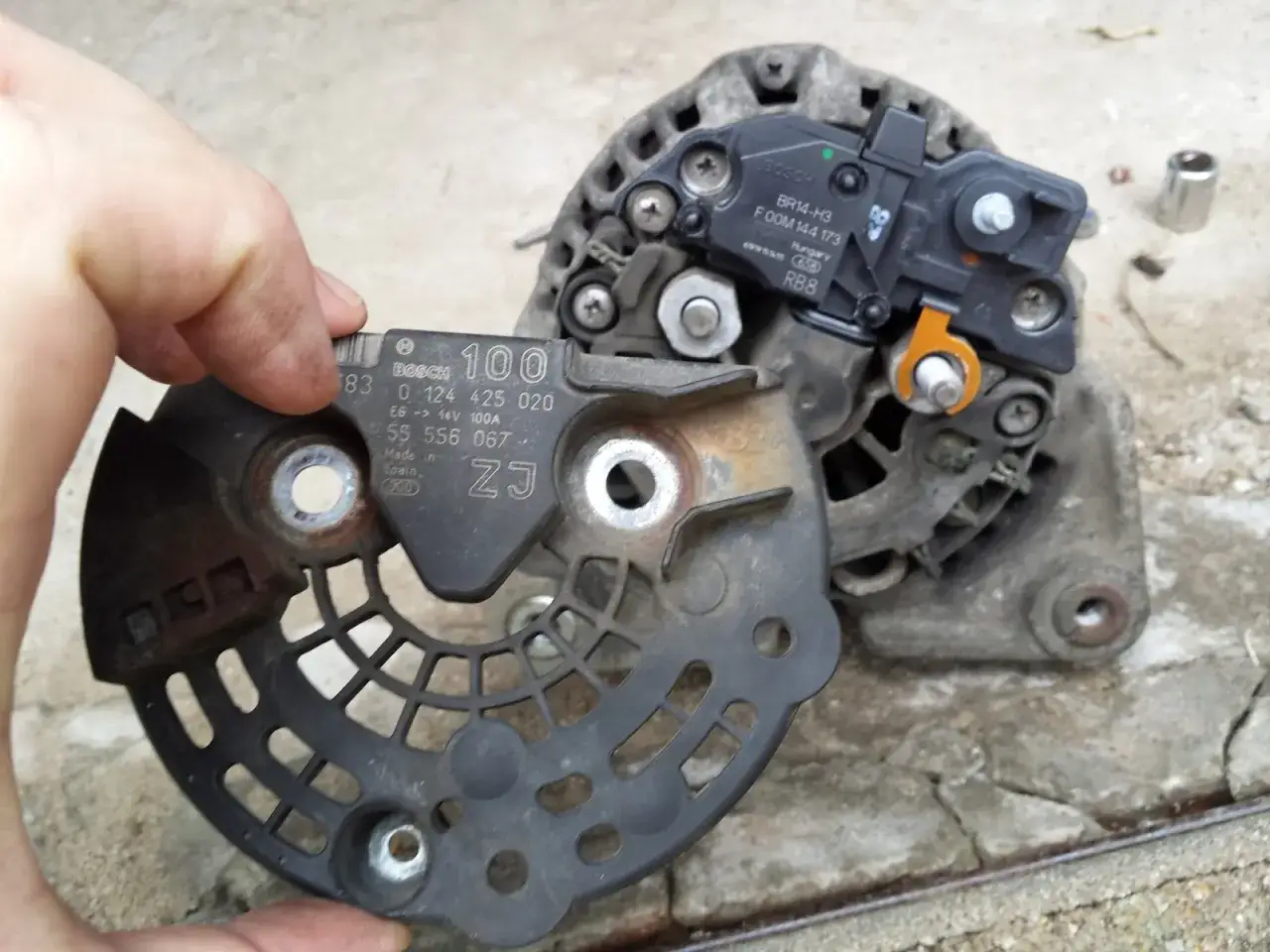 Jak zdemontować alternator Opel Zafira A - uniknij kosztownych błędów