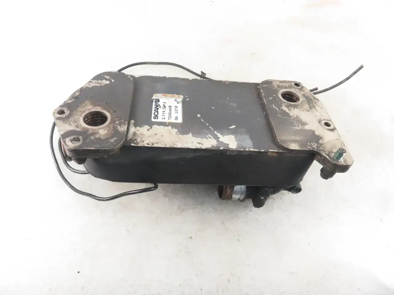 Ile oleju do silnika Scania R450? Normy, wymiana, uniknij błędów