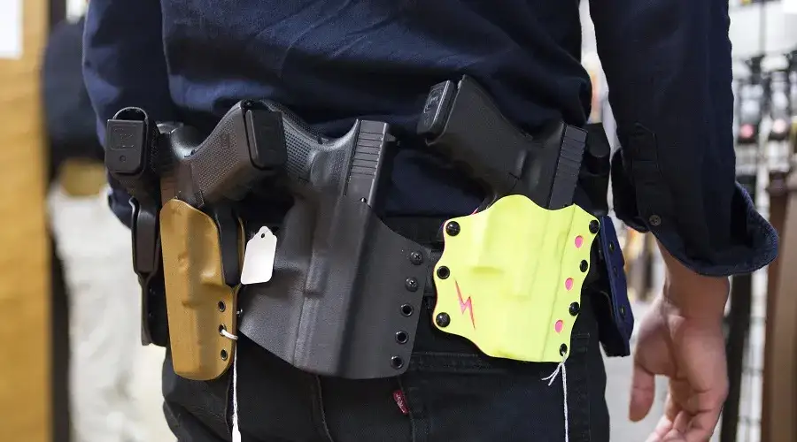 Poruszanie się z bronią w Polsce - zasady i przepisy prawne