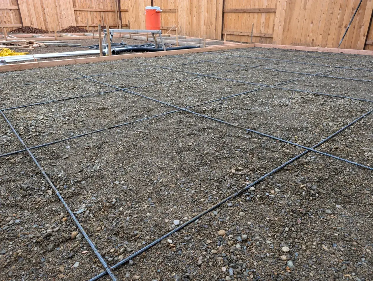 Czym usunąć beton z betoniarki? Skuteczne metody i porady eksperta