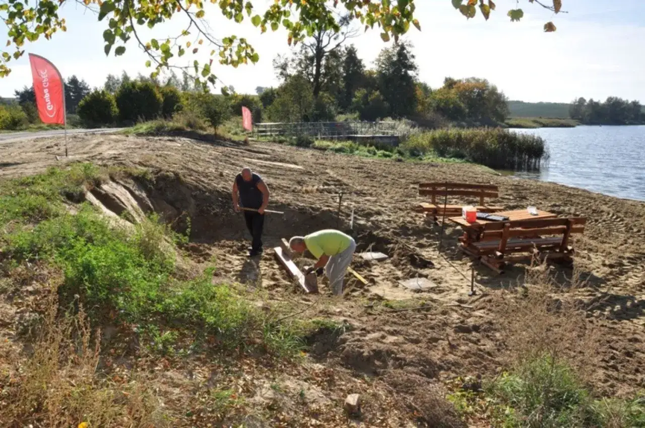 Jezioro Rokickie – atrakcje, lokalizacja i praktyczne informacje dla turystów