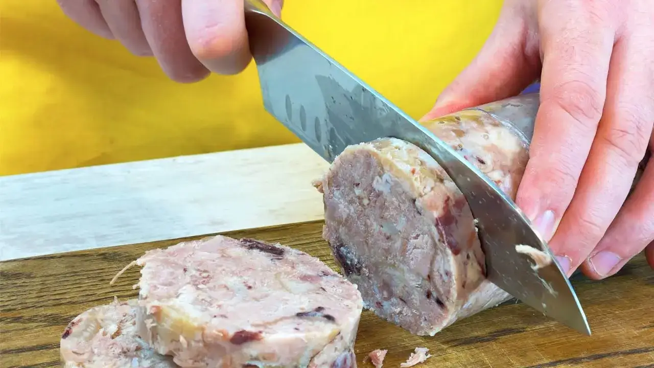 Kiełbasa z butelki: domowy hit bez konserwantów. Czy to bezpieczne?