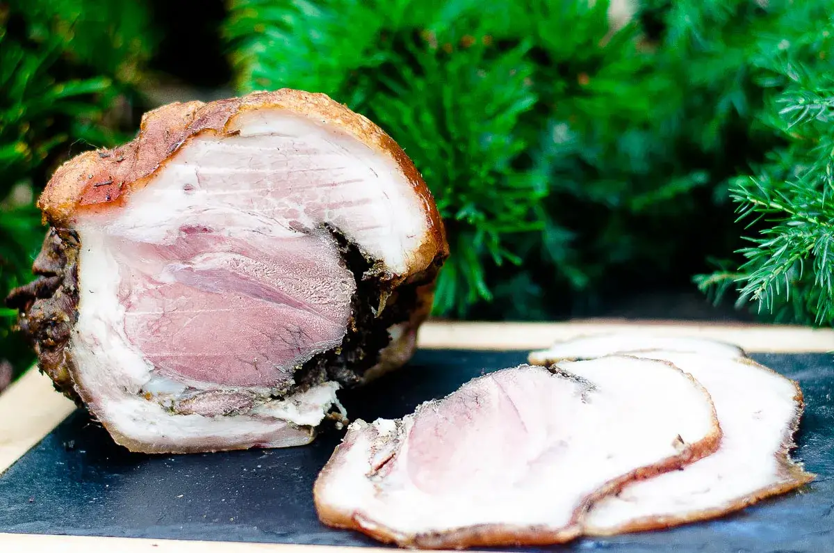 Jak zrobić soczystą golonkę bez kości? Przepis mistrza