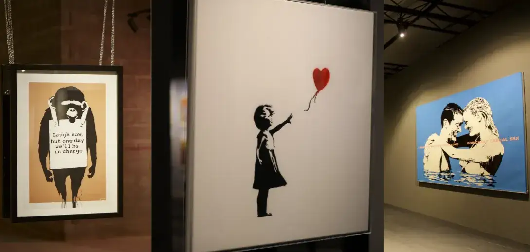 Kim jest Banksy? Tajemnice anonimowego artysty i jego niezwykła sztuka