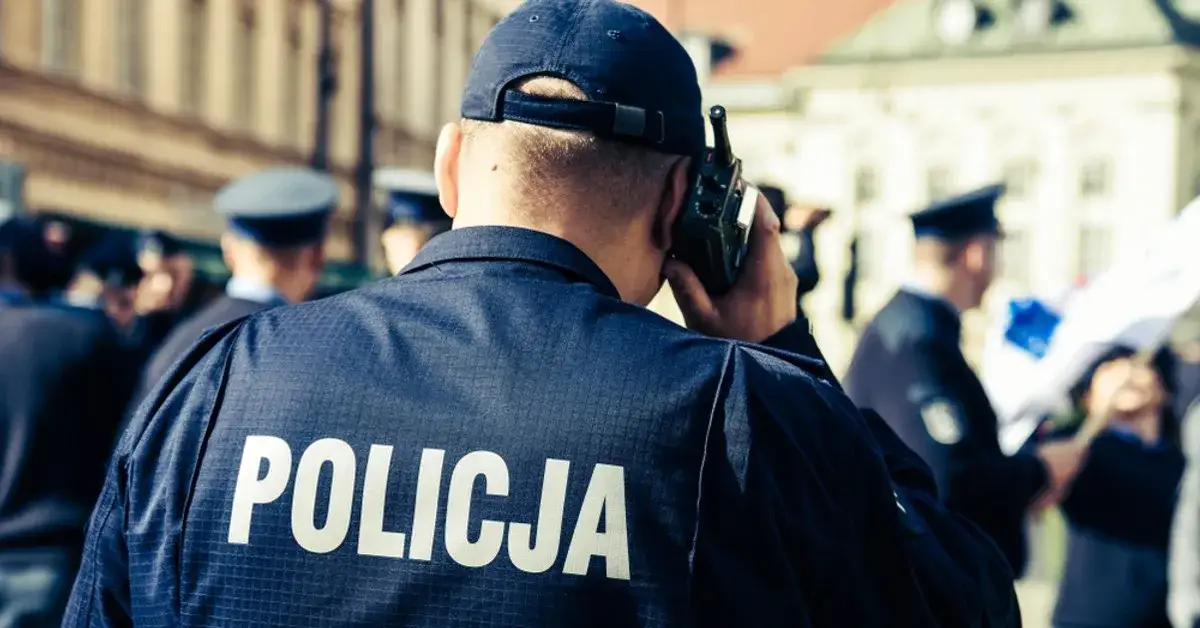 Umundurowanie SW: Kluczowe informacje o regulacjach i zasadach