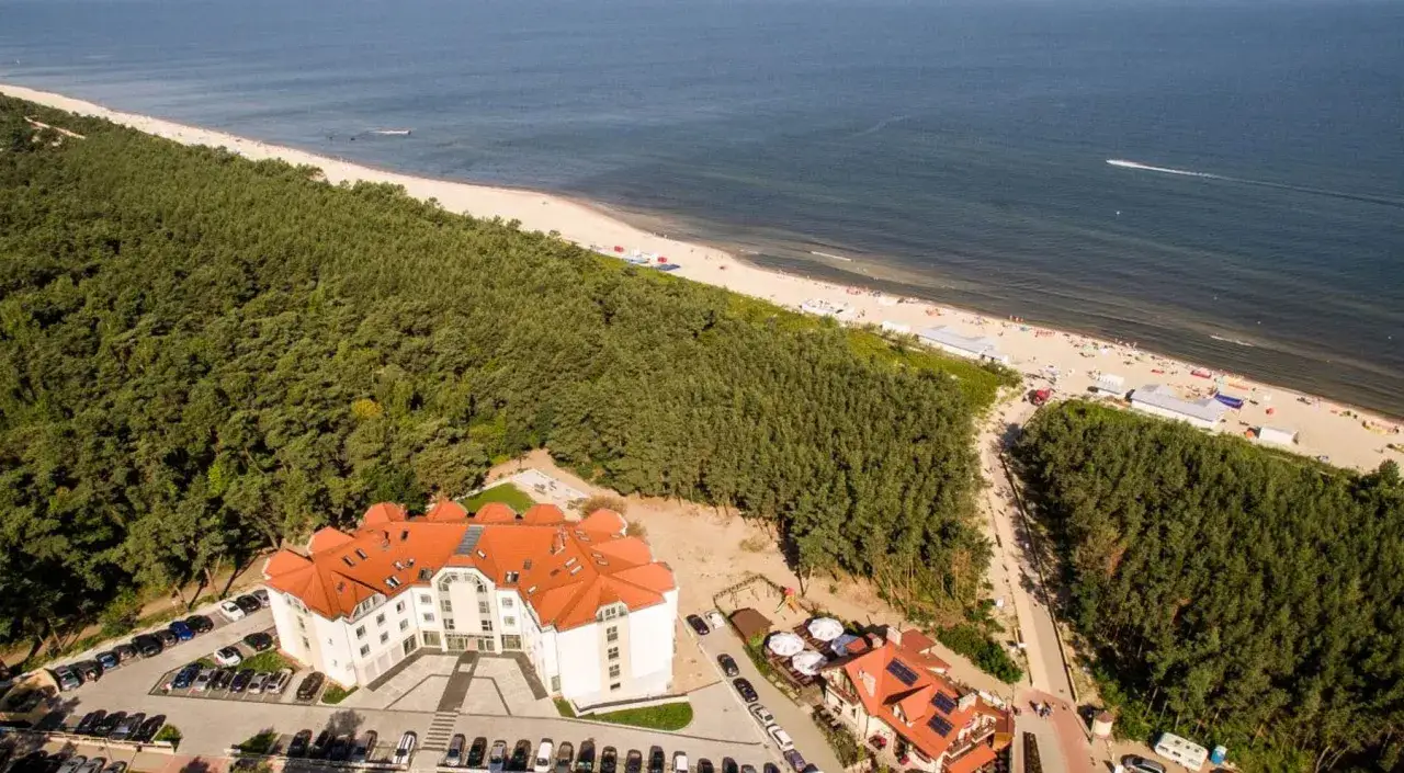 Gdzie najtańsze noclegi nad morzem? Odkryj ukryte skarby w Polsce