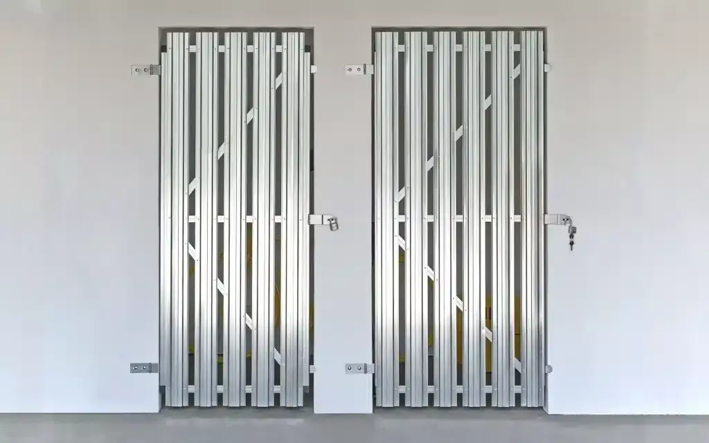 Jak zrobić drzwi metalowe do piwnicy - proste kroki i materiały