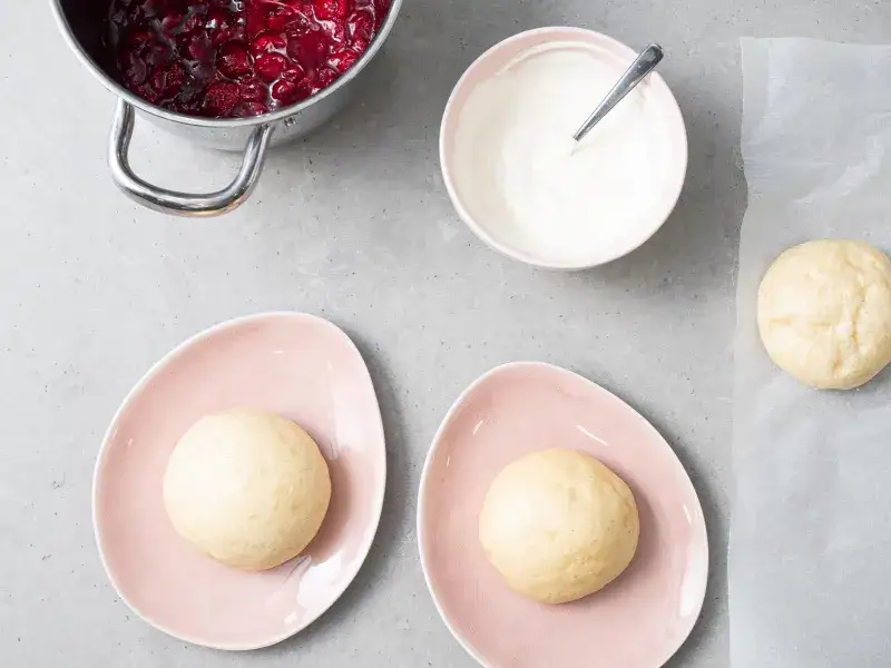 Kluski na parze jak gotować – prosta receptura krok po kroku