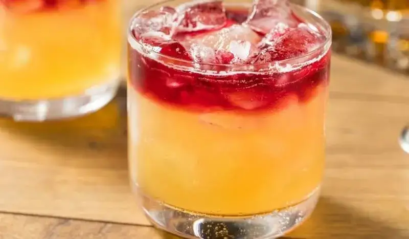 Koktajle z whisky: Proste przepisy i inspiracje na każdą okazję