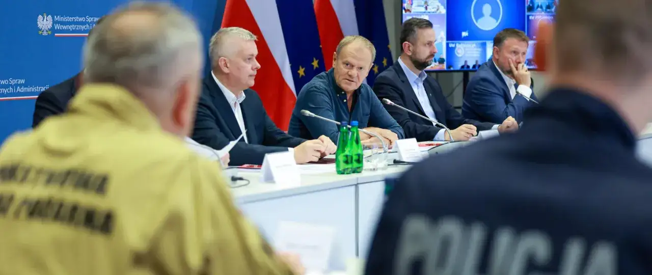 Kulisy zerwania kontraktu reklamowego wartego miliony złotych w trybie pilnym. Politycy i funkcjonariusze na spotkaniu w Ministerstwie Spraw Wewnętrznych.