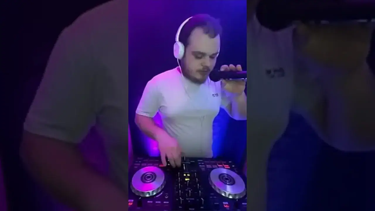 DJ Akun: Ile ma lat? 26-latek z Ekipy i jego solowa kariera!