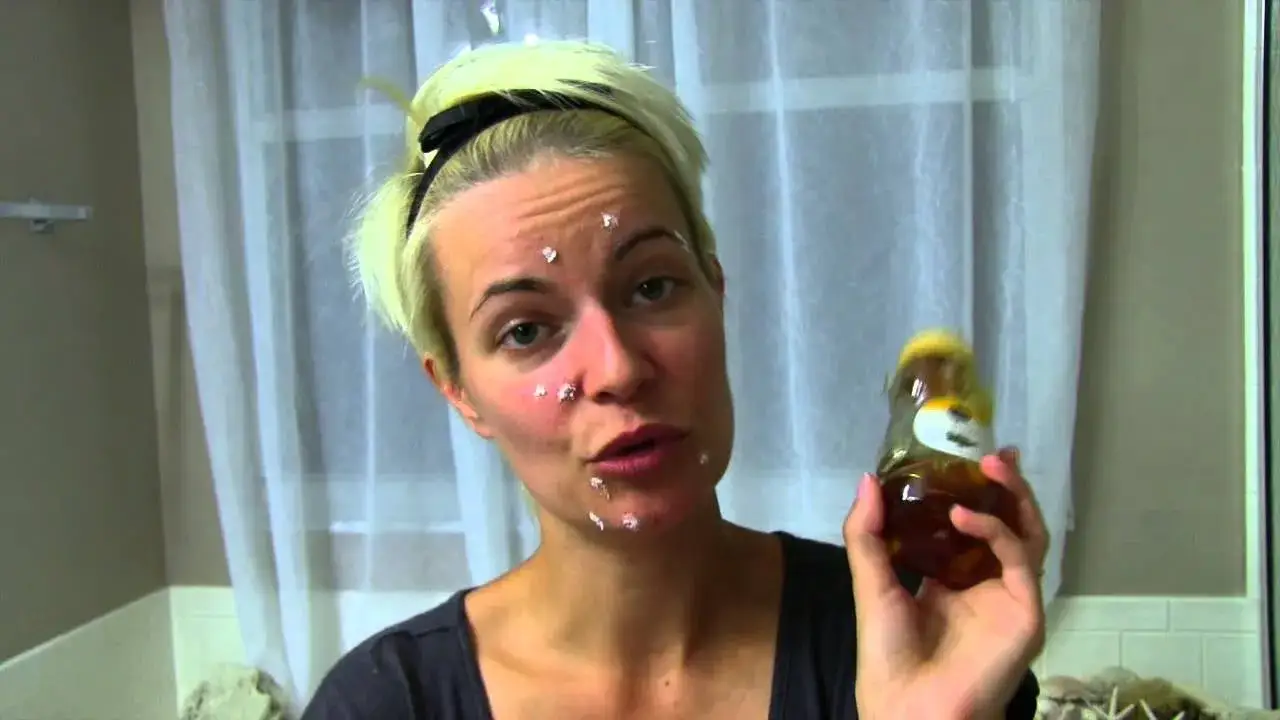 Skuteczne sposoby na pryszcze - czym smarować, aby zredukować trądzik