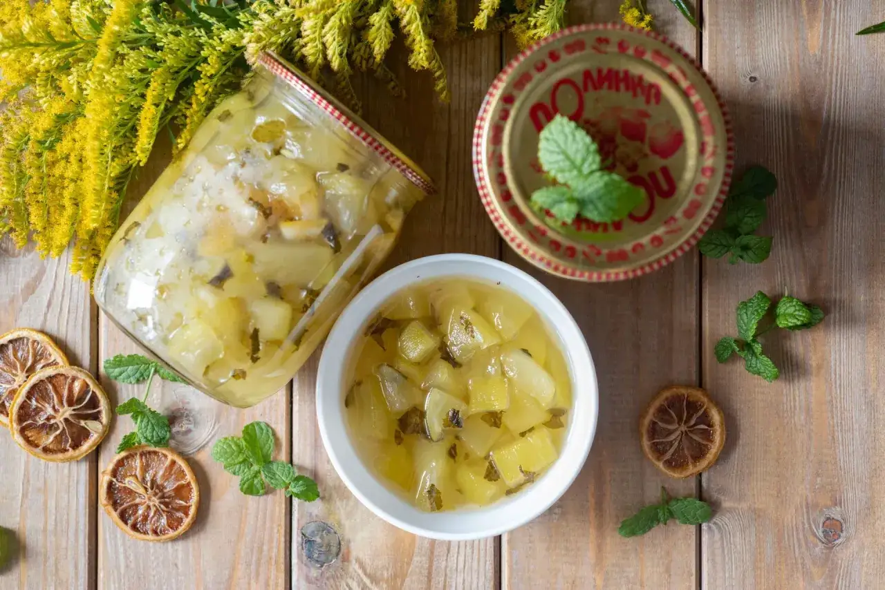 Cukinia jak ananas w puszce: Prosty przepis, który zaskoczy smakiem!