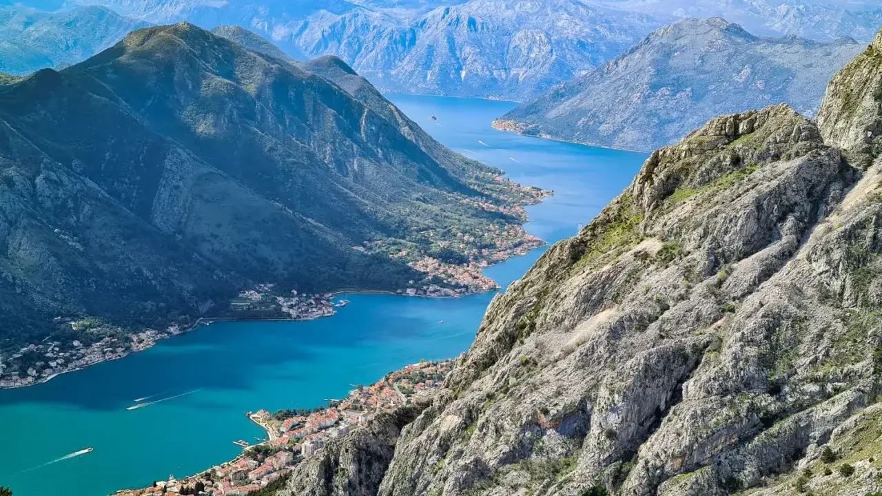 Gdzie nocleg w drodze do Czarnogóry? Odkryj tanie i wygodne opcje