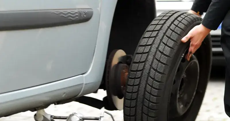 Ile kosztuje wymiana opon na zimowe? Ceny, które mogą zaskoczyć