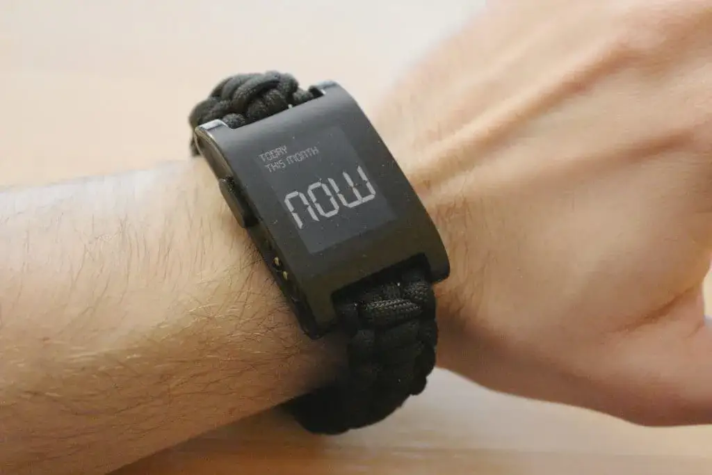 Jak zrobić bransoletkę z paracordu - proste kroki do stworzenia własnej