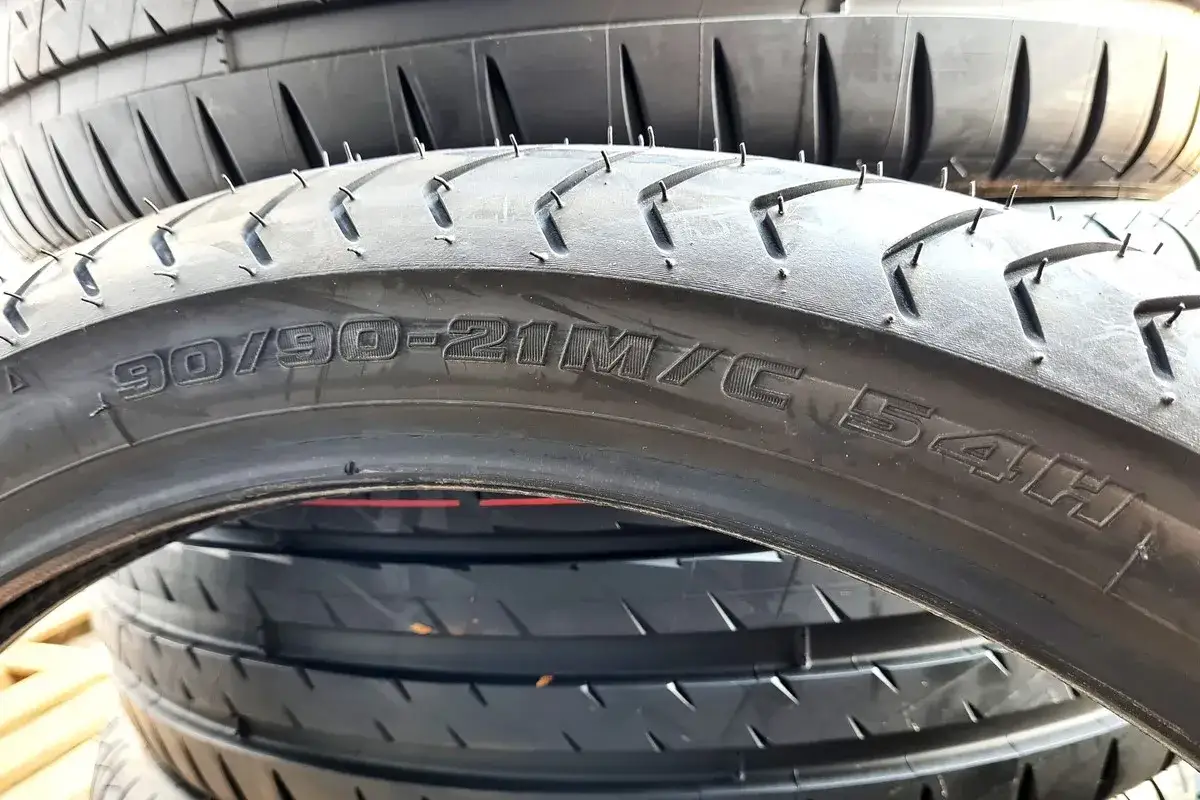 Jak dobierać opony, aby uniknąć kosztownych błędów i zapewnić bezpieczeństwo