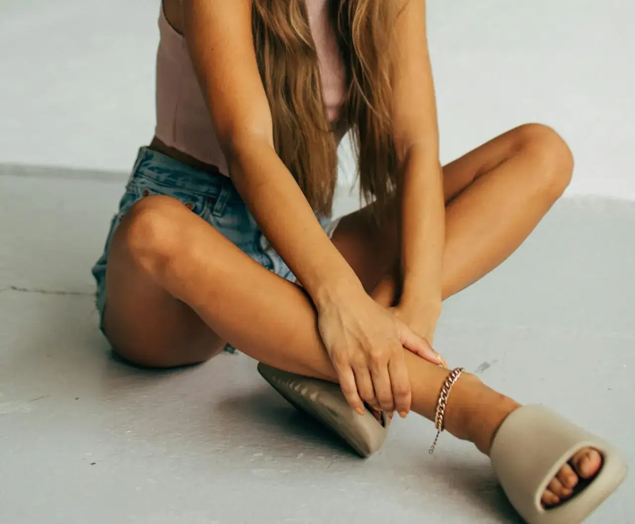 Modne i wygodne outfit na wakacje – co zabrać na różne wyjazdy?