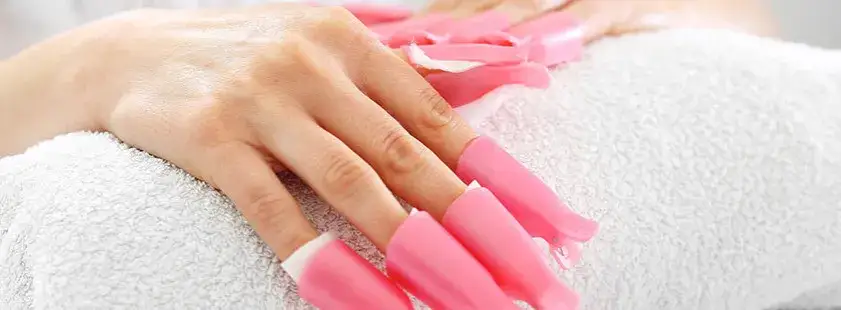 Skuteczne metody usuwania manicure hybrydowego bez uszkadzania paznokci