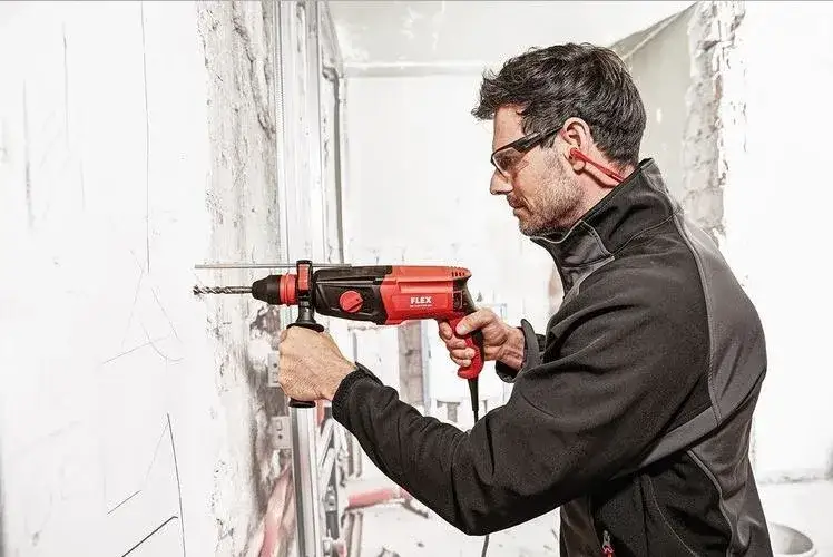 Jaką wiertarkę udarową wybrać? Porównanie parametrów i zastosowań