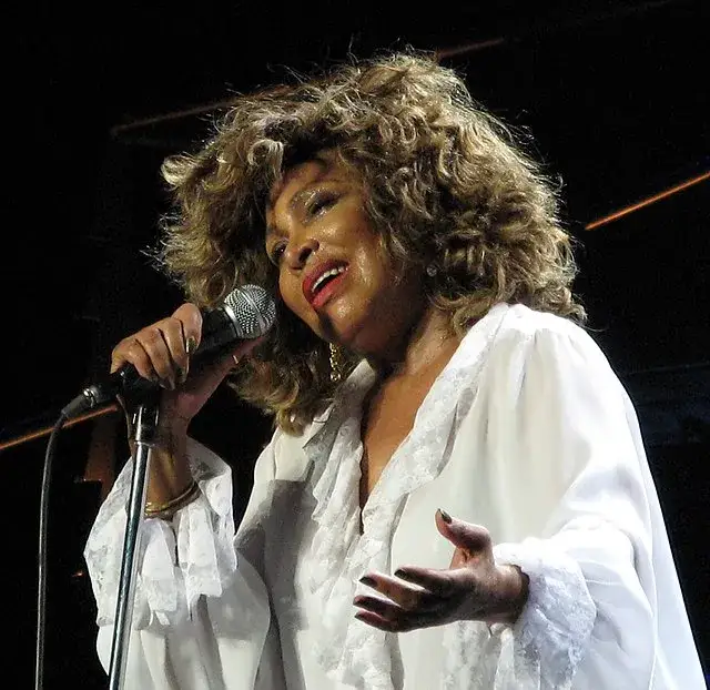 Ile lat ma Tina Turner? Zaskakująca historia jej życia i kariery
