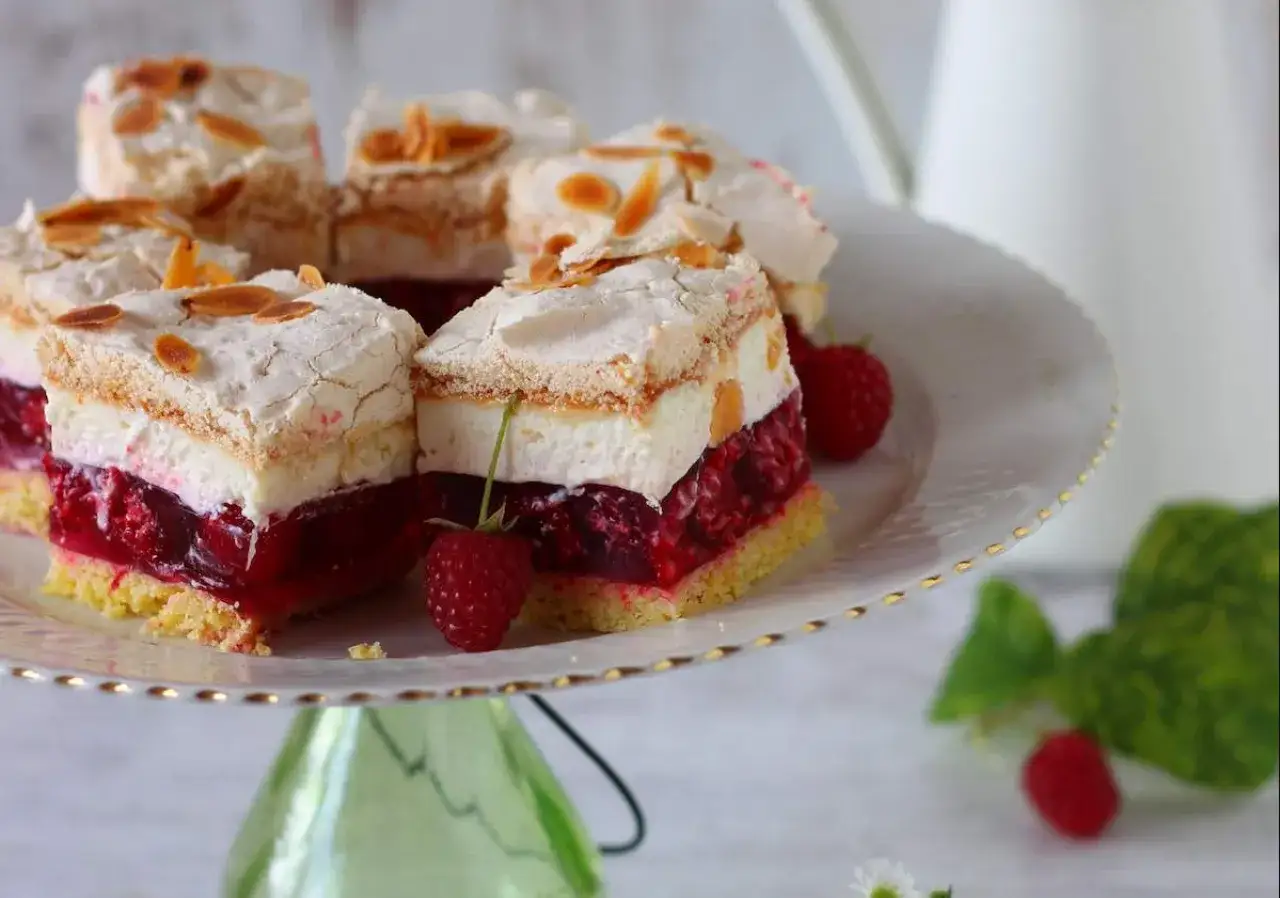 Jak zrobić idealną bezę do malinowej chmurki bez błędów i z perfekcyjnym smakiem