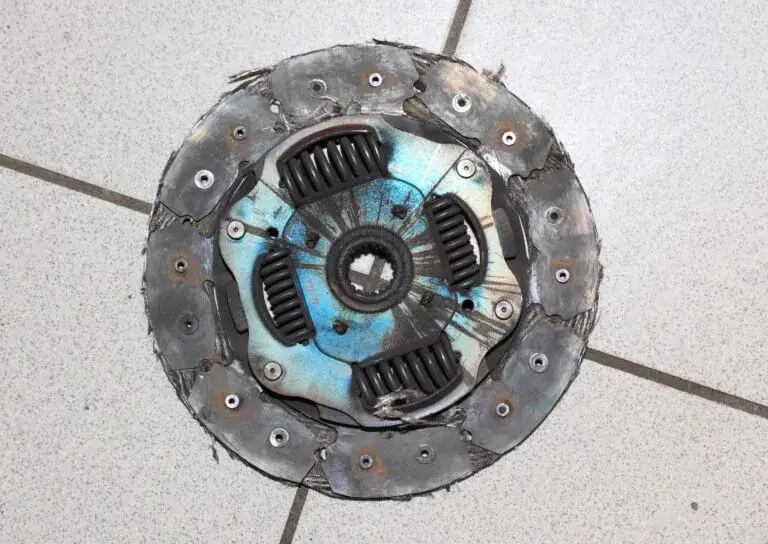 Ile wytrzymuje sprzęgło? Sprawdź, co wpływa na jego żywotność