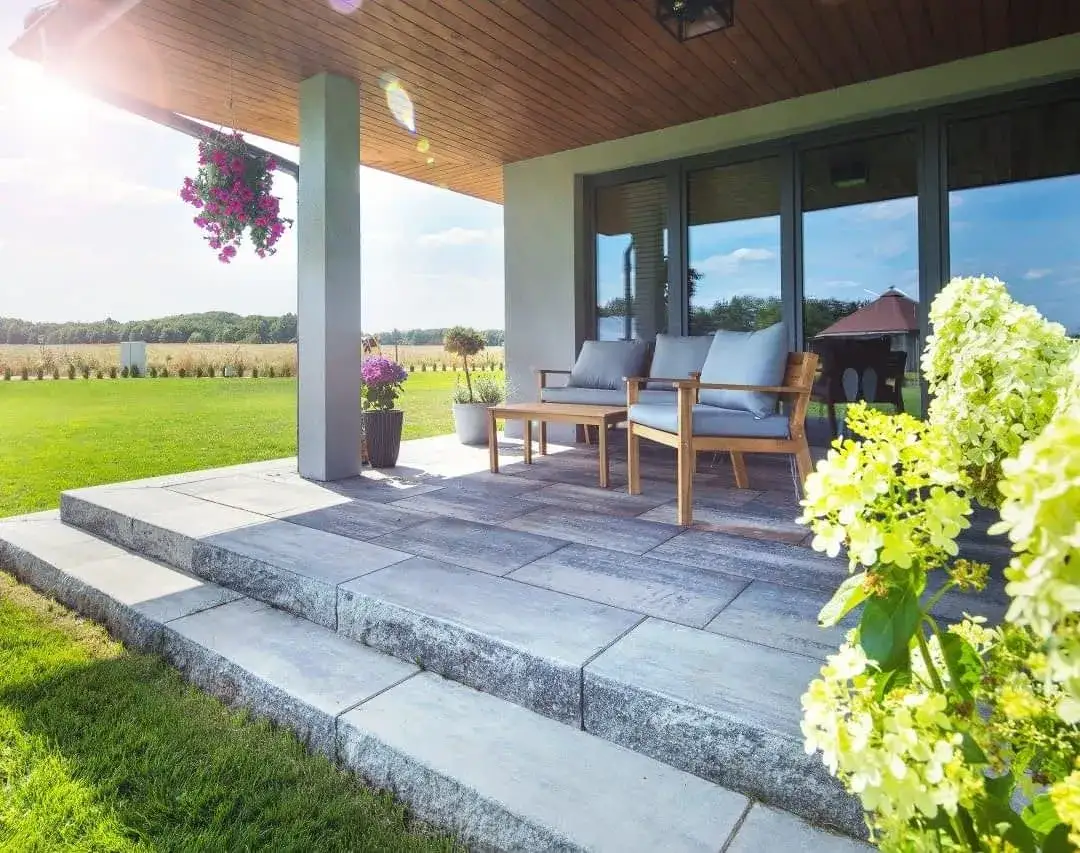 Jak zrobić schody z tarasu do ogrodu - skuteczne wskazówki budowlane