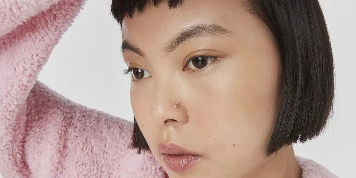 Ile kosztuje przebicie kolczyka w nosie? Sprawdź ceny i porady