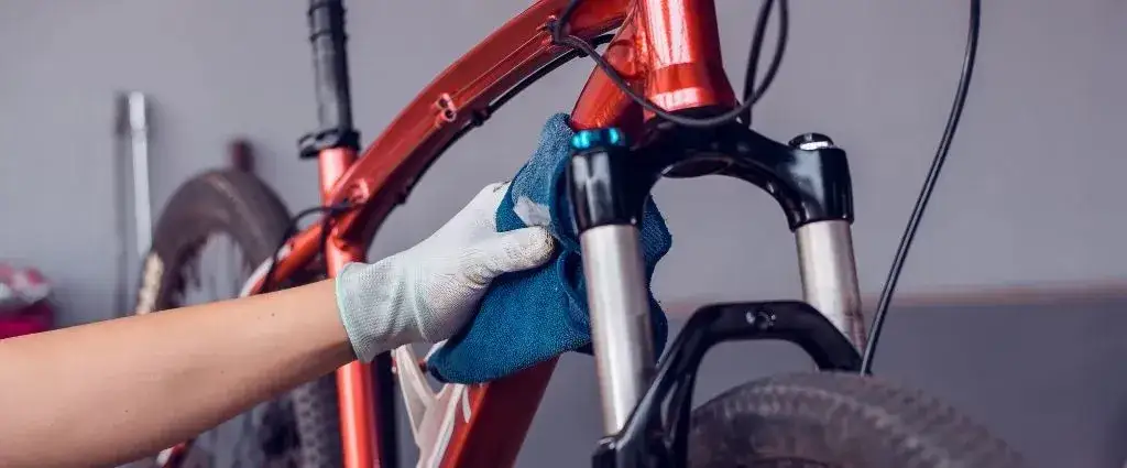 Jak naprawić amortyzator w rowerze i uniknąć kosztownych błędów