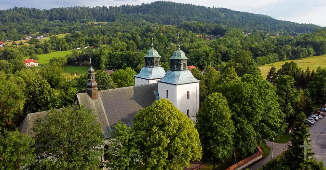 Msze w sanktuarium Rychwałd: harmonogram i wyjątkowe wydarzenia
