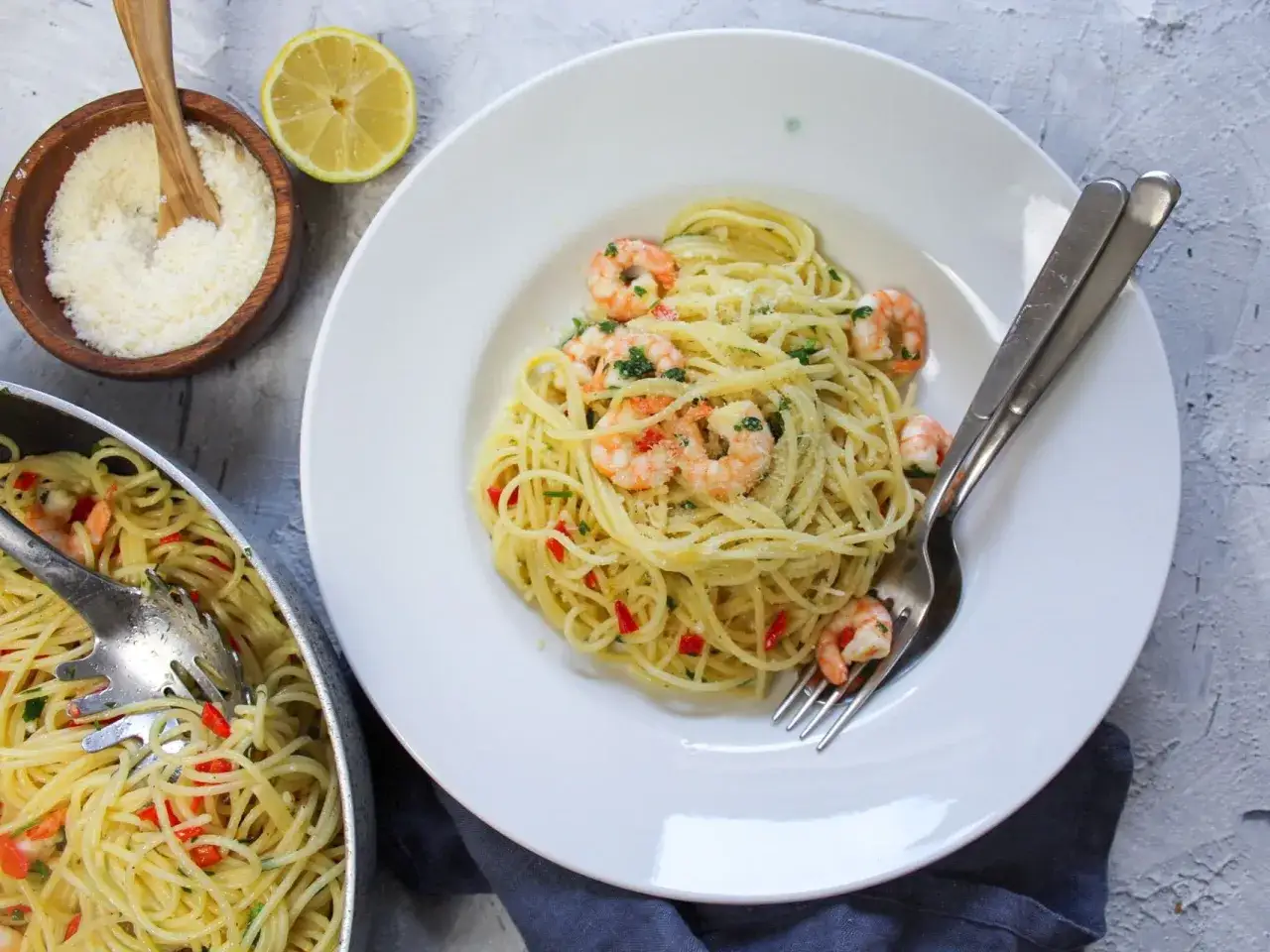 Pyszne spaghetti z chili i czosnkiem, które zaskoczy Twoje kubki smakowe