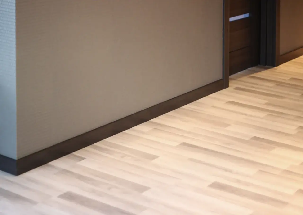 Jak dobierać listwy przypodłogowe do każdego wnętrza: 5 kluczowych zasad