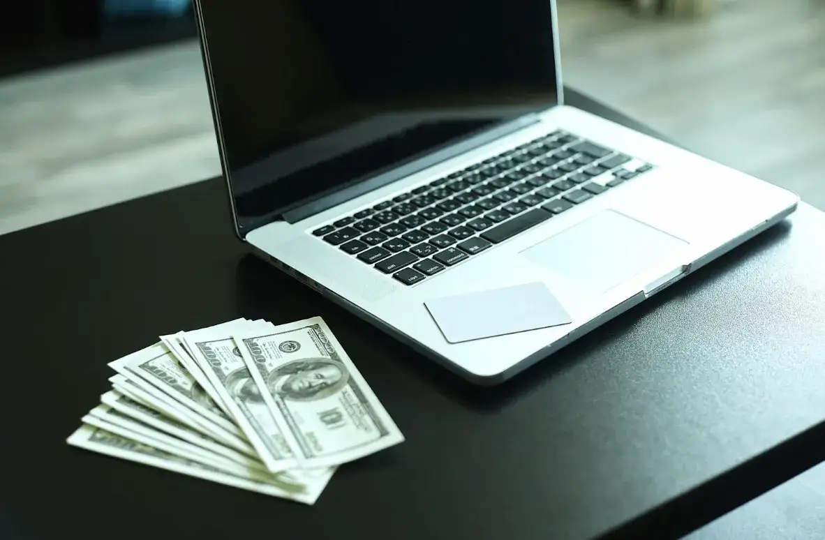 Wypłaty z platform online: jakie są najczęstsze trudności i w jaki sposób można je rozwiązać?