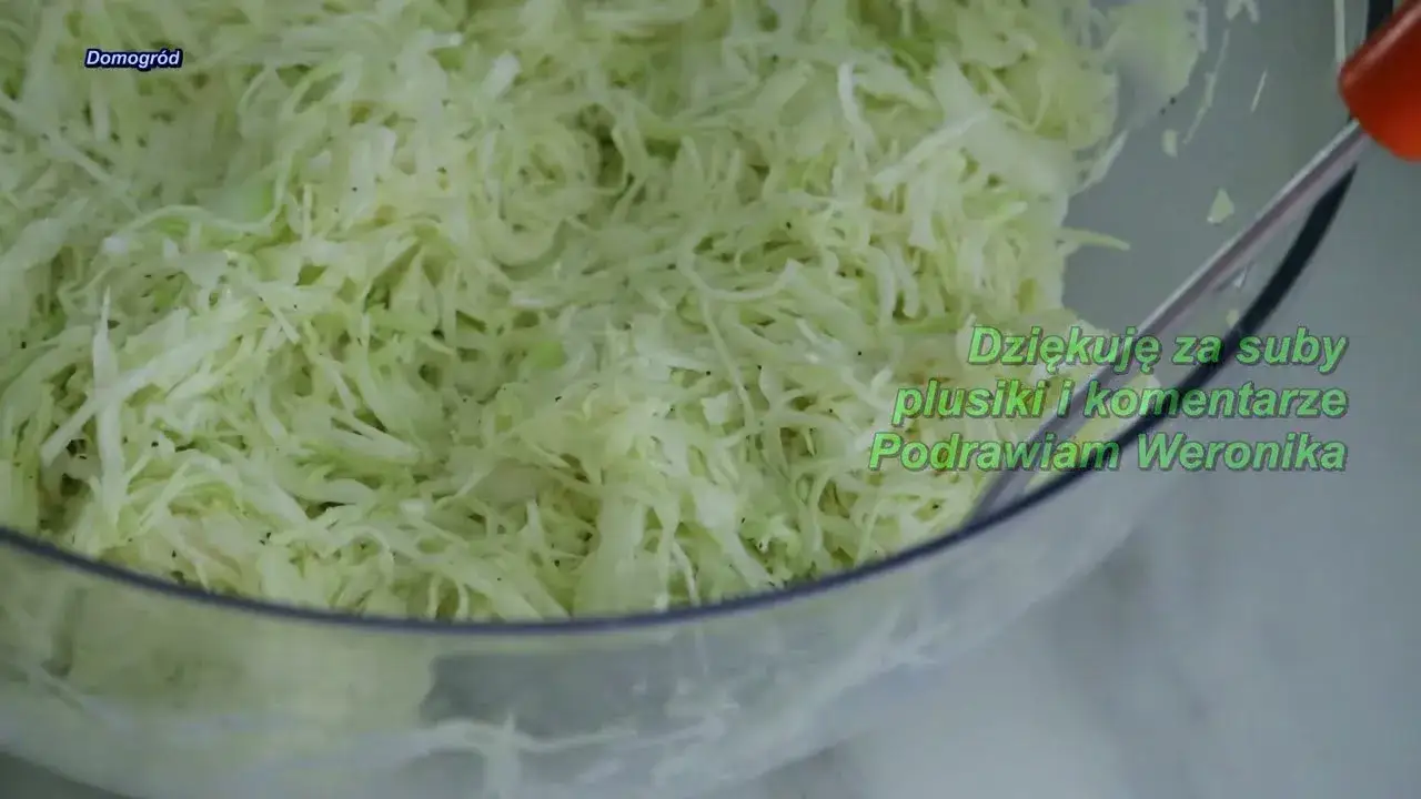 Jak zrobić surówkę z białej kapusty - prosty przepis na pyszną sałatkę