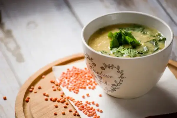 Jak ugotować zupę z soczewicy - prosty przepis na zdrową potrawę