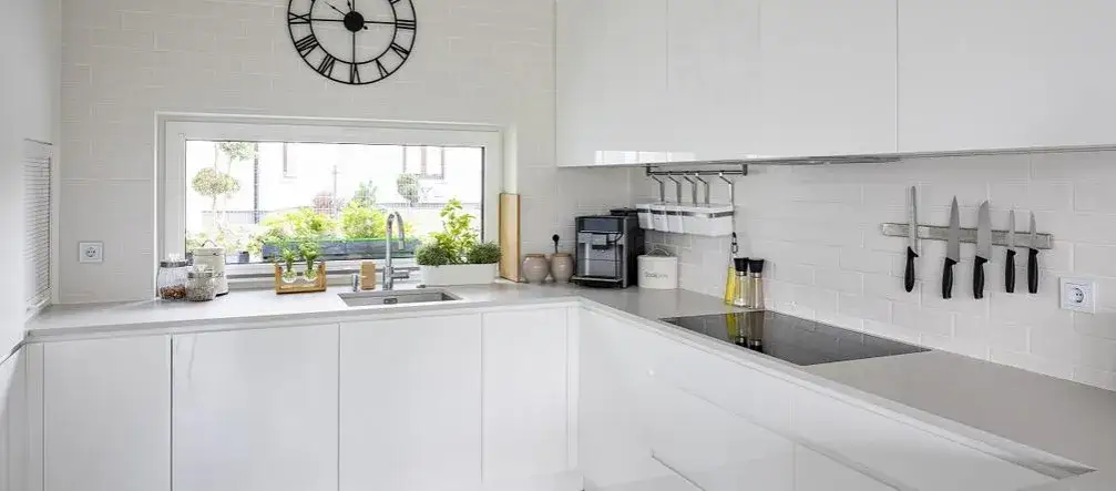 Jak zabezpieczyć ścianę w kuchni przed zabrudzeniem i zyskasz spokój