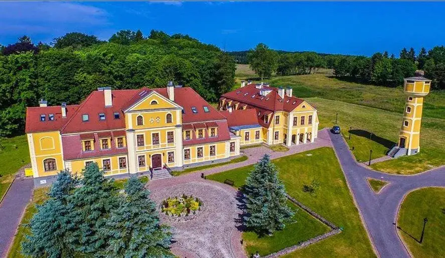 Pałac Rymań - luksusowy nocleg w zabytkowym hotelu na Pomorzu Zachodnim