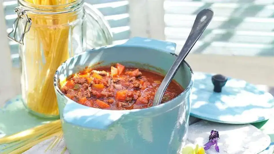 Jak samodzielnie zrobić sos do spaghetti - proste przepisy na każdy smak