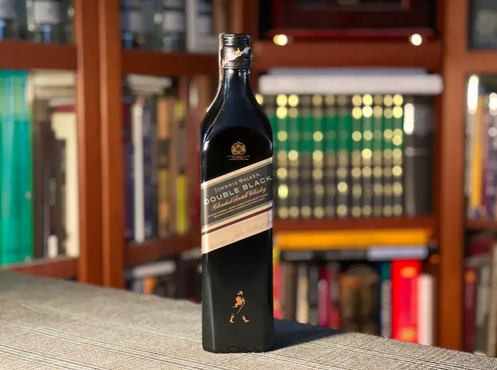 Johnnie walker double black ile ma lat - ciekawostki o whisky bez wieku