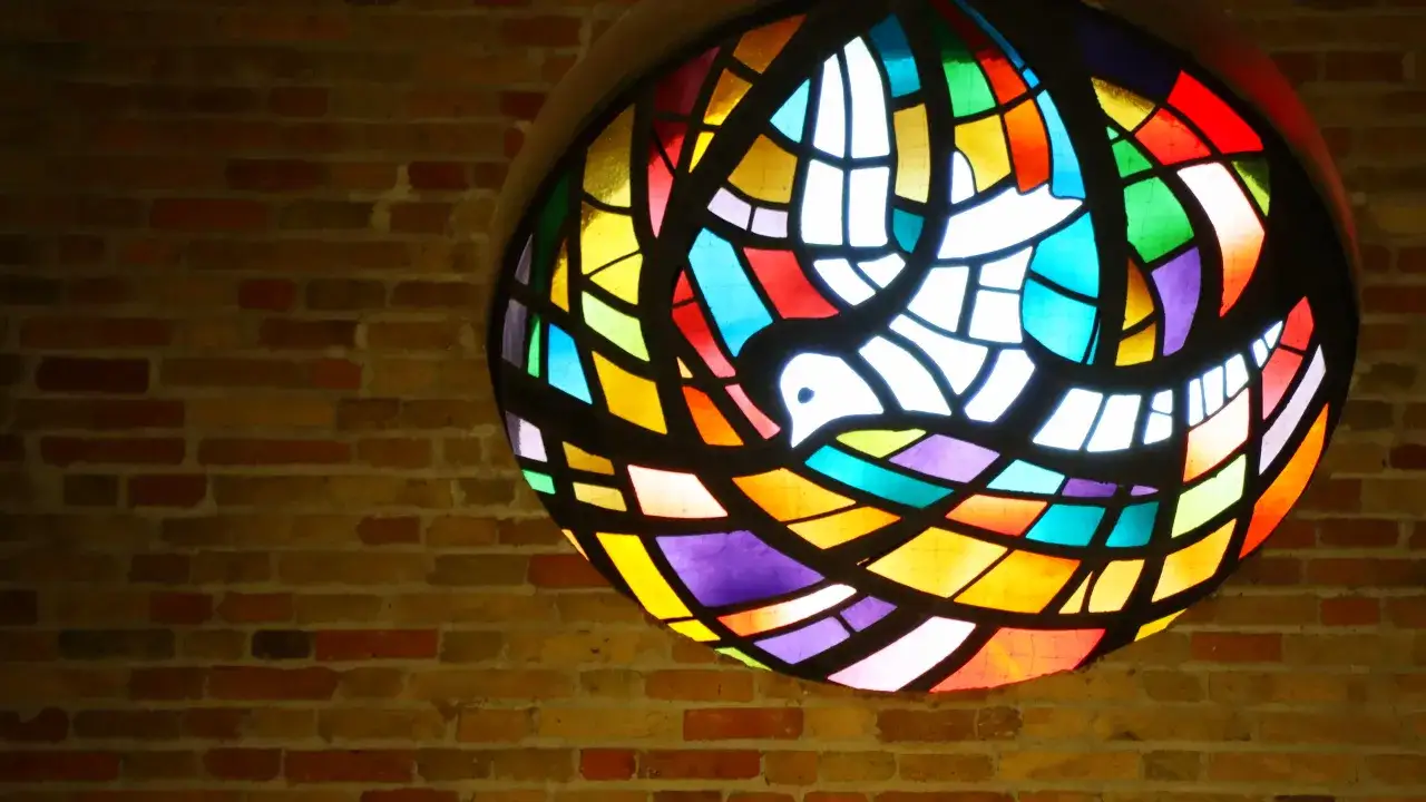 Jak narysować symbole Ducha Świętego – proste techniki i porady