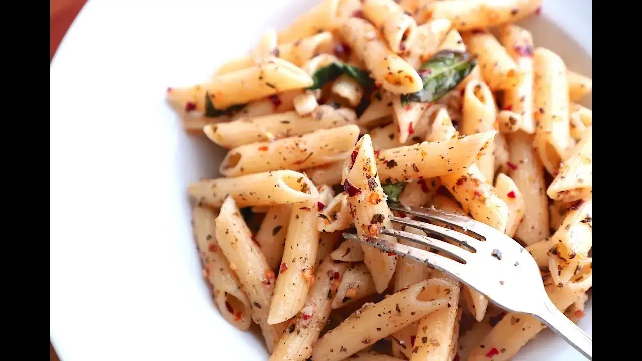 Penne aglio olio: przepis na włoski klasyk w 15 minut