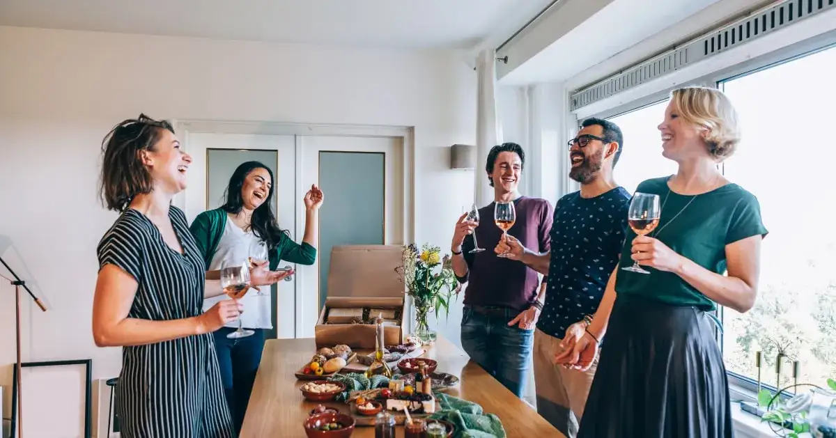 Czym zaskoczyć gości na imprezie? Oryginalne pomysły, które zachwycą