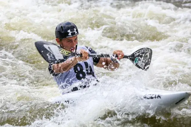 Kajakarstwo górskie w Polsce: najlepsze trasy i porady bezpieczeństwa
