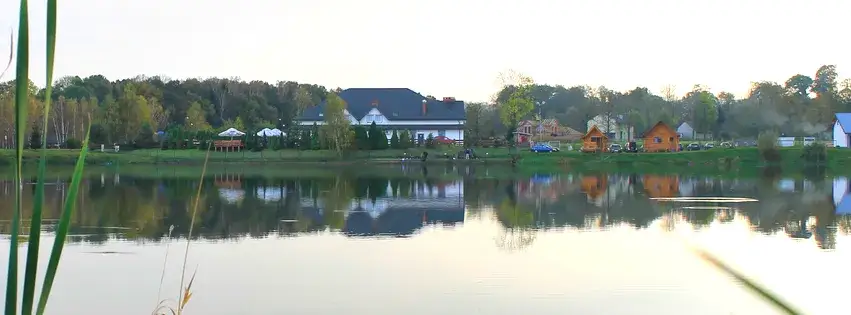 Najlepsze łowiska w Zatorze: Gdzie złowić karpie i amury?